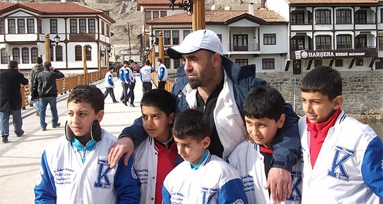 ‘Sporcularını Kuma Gömüp Köpekle İşkence’ Yaptı İddiası