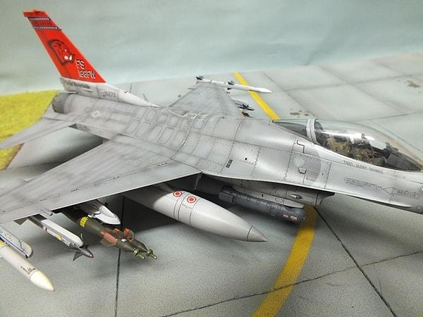 1/48 ölçek F-16 C