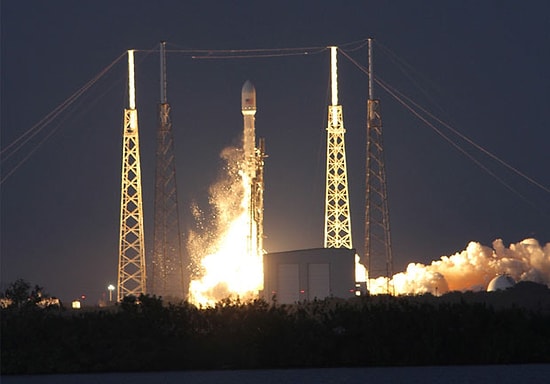 SpaceX Roketi Okyanusa İniş Sırasında Çakıldı