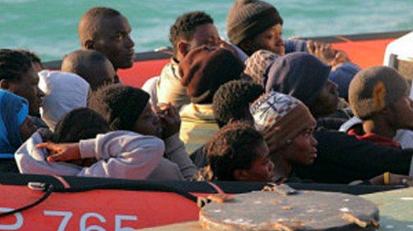 İtalya Hristiyan Göçmenleri Tekneden Atan Müslümanlara Öfkeli