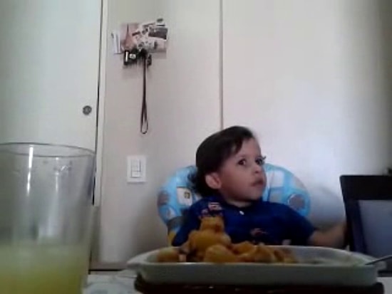 'Hayvanlar Onlara Bakalım Diye Varlar, Yiyelim Diye Değil' Sözü ile Annesine Duygusal Anlar Yaşatan Çocuk