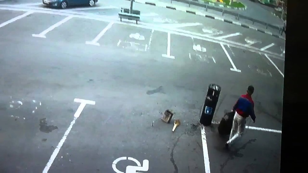 Dünyanın En Şanssız mı Yoksa En Beceriksiz Adamı mı?