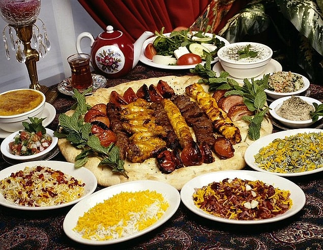 7. Kırmızı ete, pilava, deniz ürünlerine doyacağınız kesindir bu coğrafyada.