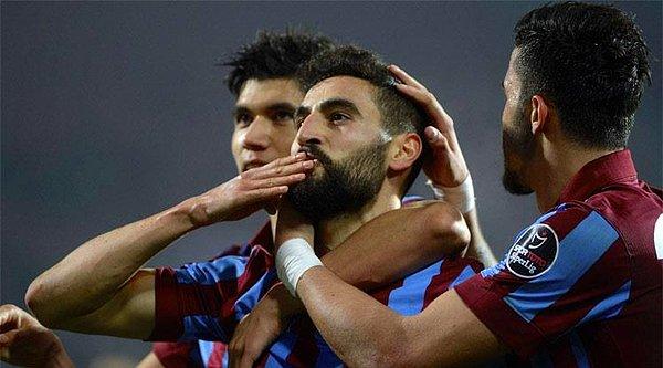 BİLGİ | Trabzonspor'da Mehmet Ekici, 22 maçta 9 gol atıp 9 asist yaptı.