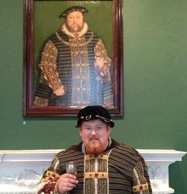 18. Karşınızda VIII. Henry... Arkadaki de onun tablosu.