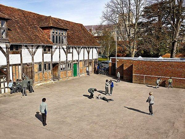 16. Pilgrim Okulu, Winchester, İngiltere