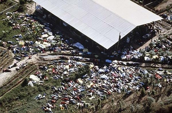 1. Jonestown toplu katliamının havadan bir görüntüsü.
