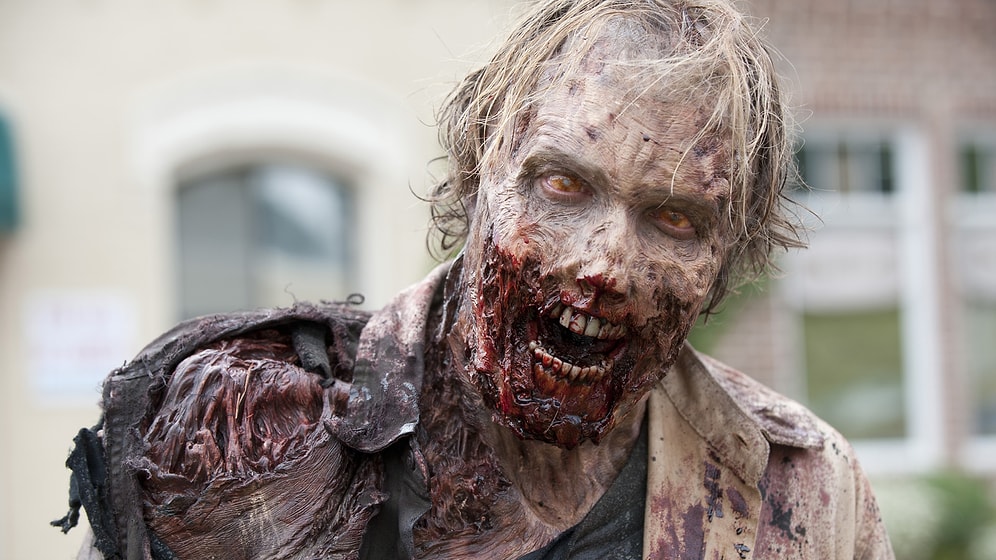 İçe Kapanık İnsanların Dışarı Çıkma Süreçlerini Anlatan 19 The Walking Dead Sahnesi