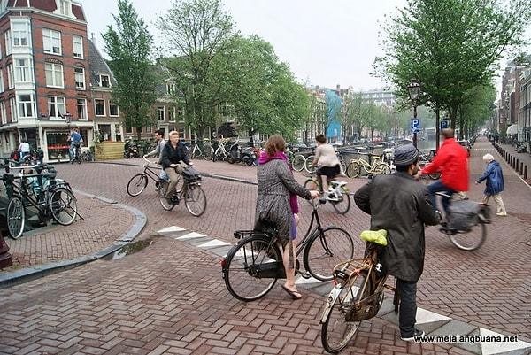10. Ve bisiklet trafiğinin de kendine göre kuralları olması.