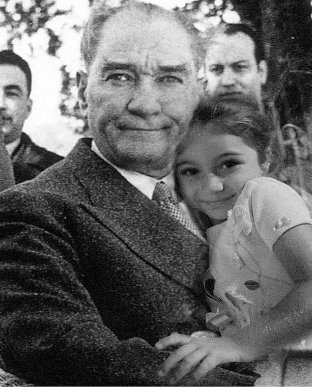 "Büyük başarılar, değerli anaların yetiştirdikleri seçkin çocukların yardımıyla meydana gelir."