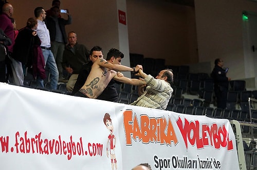 Voleybol Derbisinde Olaylar Çıktı