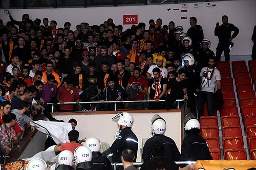 Voleybol Derbisinde Olaylar Çıktı