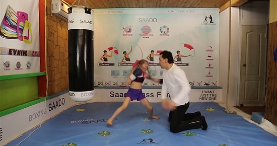 8 Yaşındaki Kızdan İnanılmaz Boks Hareketleri
