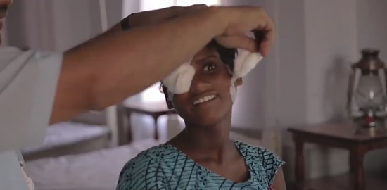 Gözleri İlk Defa Gören İnsanların İzleyeni Ağlatan Tepkileri