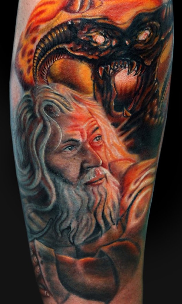 31. Hac yolundaki Gandalf dede, münafık Balrog'u ait olduğu cehenneme gönderirken.