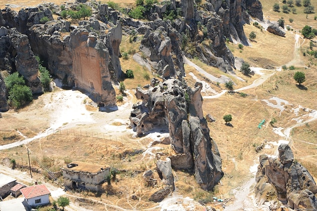 5- Kütahya-Eskişehir-Afyon'u kapsayan Dağlık Frigya Bölgesi