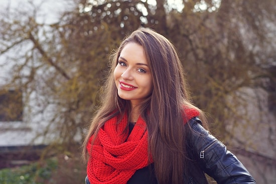 Kadınların Profil Fotolarında Verdikleri Pozlar ve Aslında Demek İstedikleri