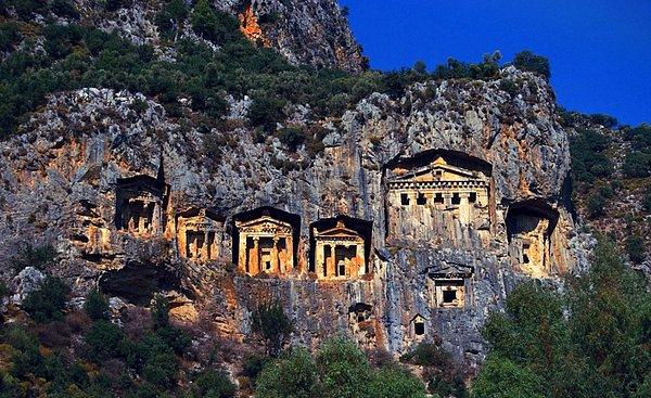 9- Harşena Dağı ve Pontus Kral Kaya Mezarları, Amasya