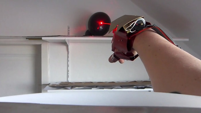 Gerçek Lazerli Iron Man Eldiveni