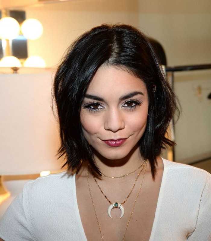 Ünlülerin Sırları: Vanessa Hudgens'ın Dev Kirpikleri