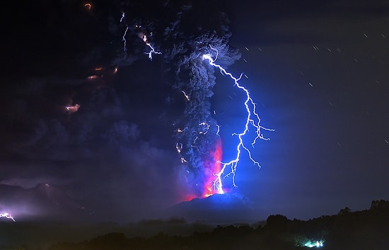 Şili'deki Calbuco Yanardağı 43 Yıllık Uykusundan İşte Böyle Uyandı