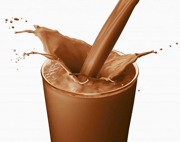 3. Çikolatalı süt ilk olarak İrlandalı doktorlar tarafından bulunmuş ve İngiltere'de ilaç olarak satılmıştır.