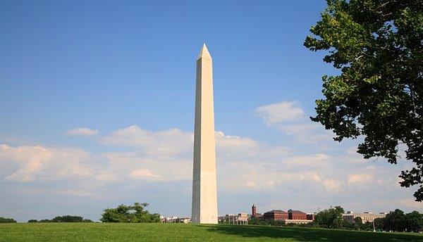 13. Bugüne kadar insanlar tarafından çıkatrılmış tüm altını bir şekilde bir araya getirseniz görseldeki Washington Anıtının ancak 3'te birini inşa etmeye yetecek altınınız olurdu (kabaca 10 milyar ons)