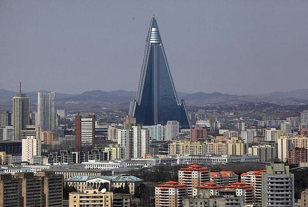 5. Kuzey Kore'deki 3000 odalı Ryugyong Oteli