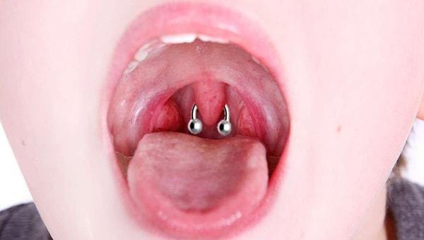 15. Küçük dil piercingi