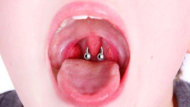15. Küçük dil piercingi