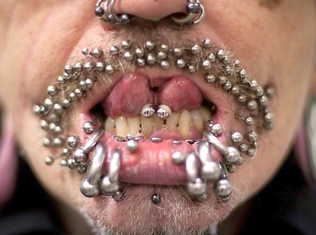 18. Ekstrem piercing