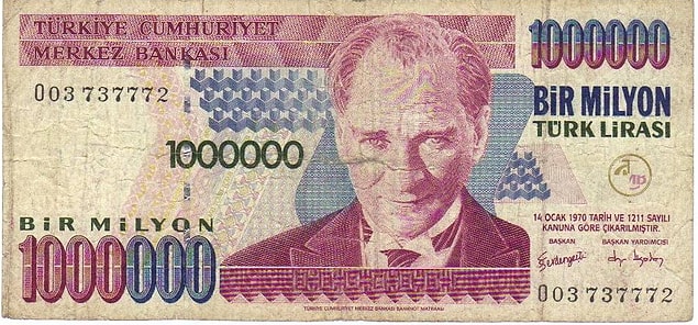 17. Vee son soru! Hepimizin milyoner olduğu günlerde 1 milyon liranın arkadasında hangisinin fotoğrafı olduğunu hatırlıyor musun?