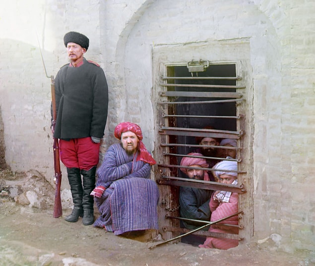 8. Buhara'da bir zindan (1905-1915)