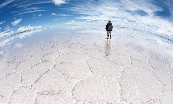16. Salar de Uyuni Gölü, Bolivya