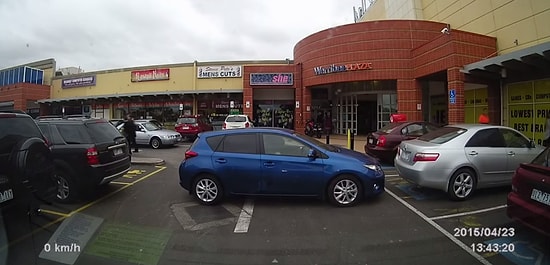 Aracı Park Etme Konusunda Beceriksizliği Tavan Yapmış Sürücü