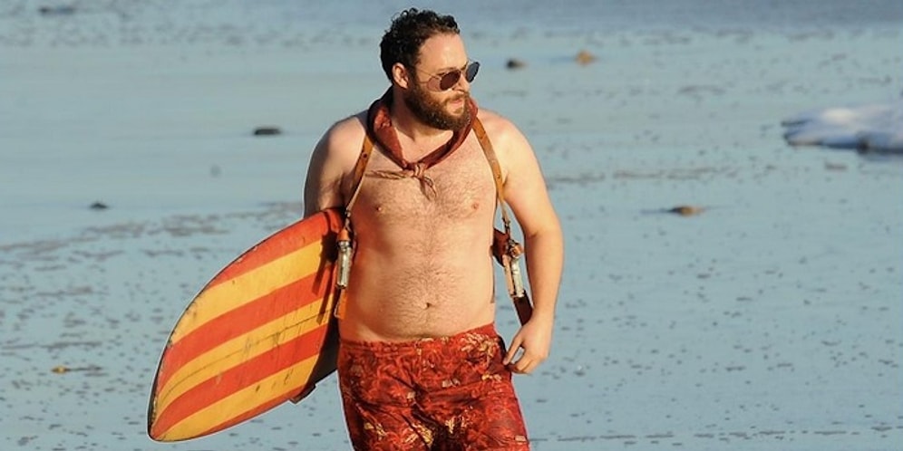 Nihayet Bu Günleri de Gördük: "Dad Bod" Neden Bu Kadar Çok Rağbet Görüyor?