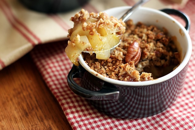 5. Elmalı kurabiye geride kaldı şimdi elmalı crumble zamanı