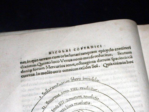 4. "Gök Kürelerin Dönüşleri Üzerine”, Nicolaus Copernicus