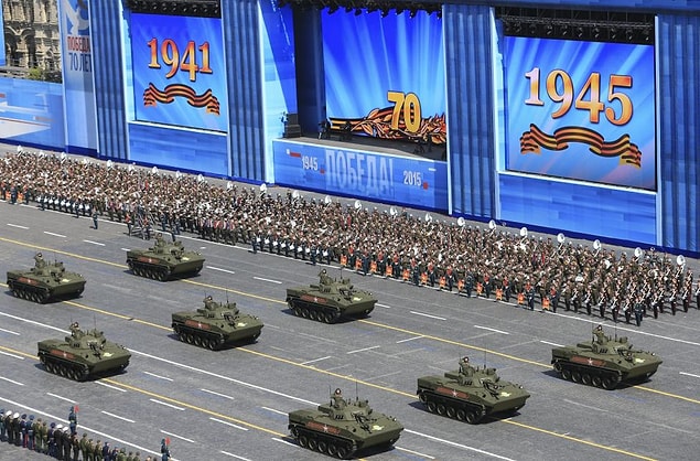 Moskova'nın 16 farklı bölgesinden havai fişek fırlatılacak