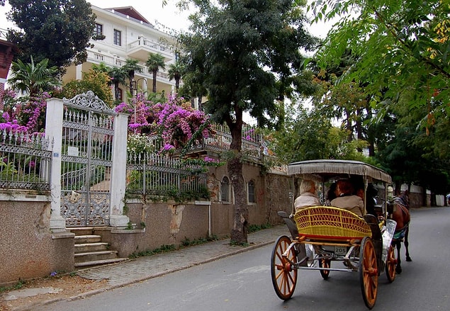 2. Peki hangi ada İstanbul'da değildir?
