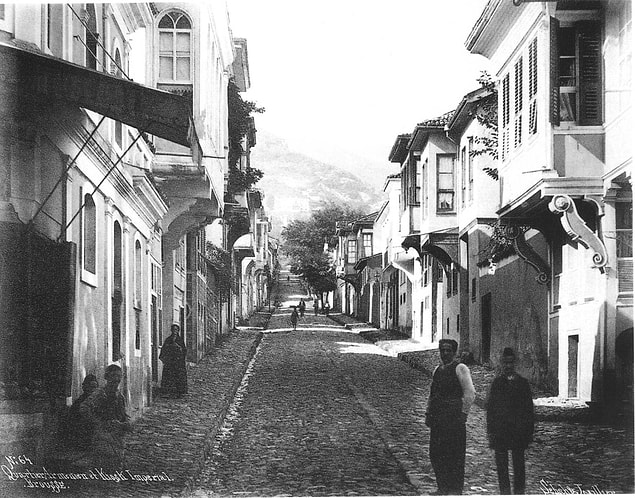 19. İpekçilik Caddesi