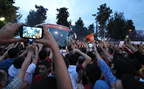 Galatasaray Kafilesi, Adana'ya Geldi