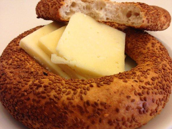 3. Bir de tulum peyniri varsa mükellef bir kahvaltı sofrasına sahipmişcesine keyif veren bir sofraya sahip olabiliriz.