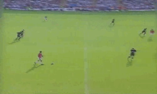 Dünyanın en iyi futbolcularından biriydi.