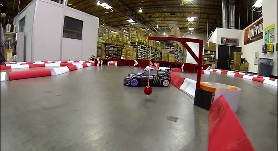 Ken Block'un Müthiş Gösterisini Kumandalı Araba ile Yeniden Canlandıran Adam