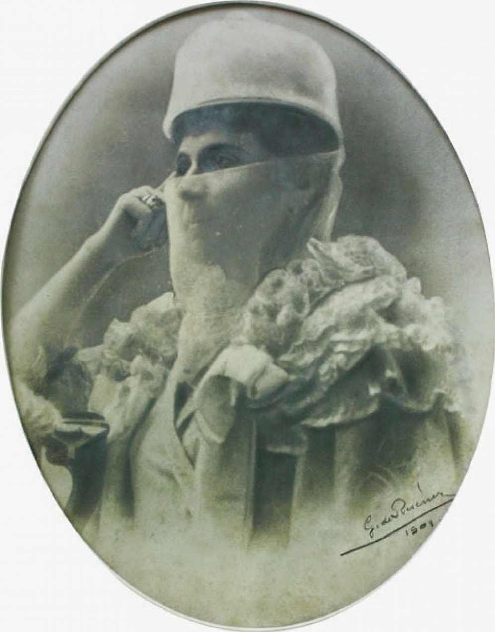 5 Maddede 'Kadından Şair Olmaz' Diyenleri Utandıran Şair Nigar Hanım