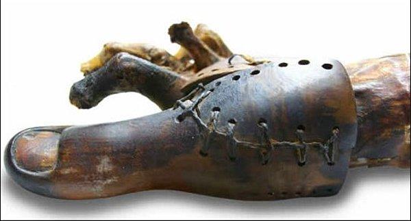 1. Mısır'da bulunan dünyanın ilk protezi