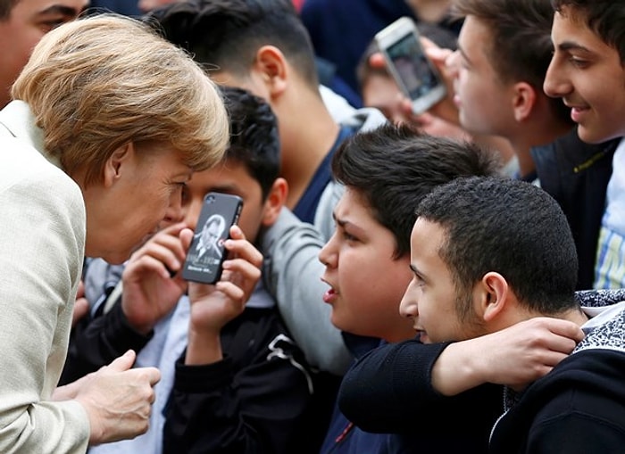 Merkel'den Türk Öğrenciye 'Atatürk' Sorusu