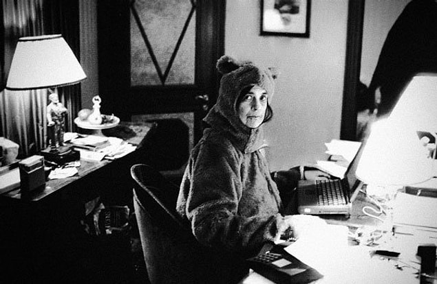 1. Bu fotoğraf Susan Sontag'ın depresyon yıllarında çekilmiş olmalı