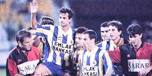 7. Eylül 1995 | İsmail Kartal, Fenerbahçe Stadı'nda oynanan Fenerbahçe - Eskişehirspor maçı ile sahalara veda etti.